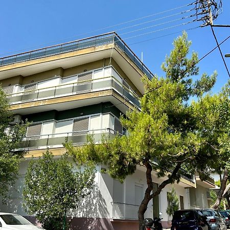Beautiful Apartment Next To Metro Station Athen Eksteriør billede