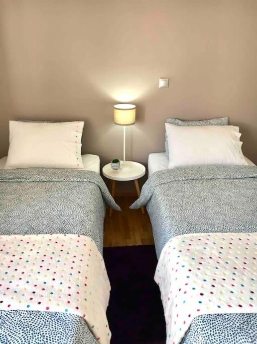Beautiful Apartment Next To Metro Station Athen Eksteriør billede