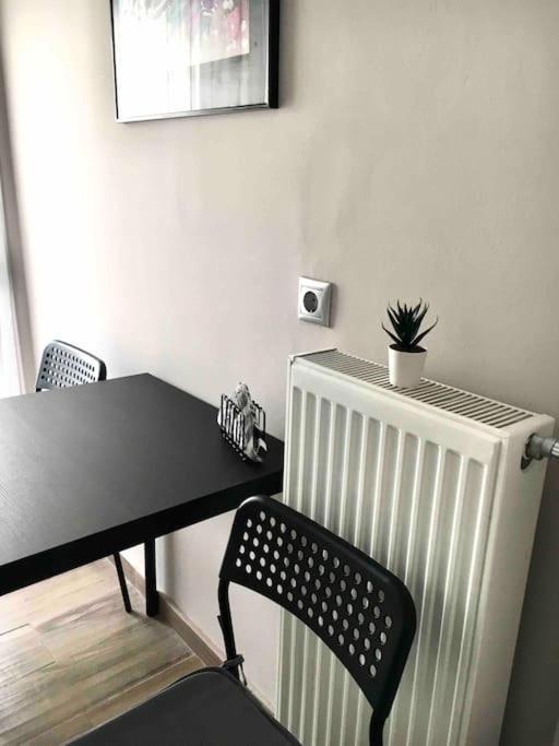 Beautiful Apartment Next To Metro Station Athen Eksteriør billede