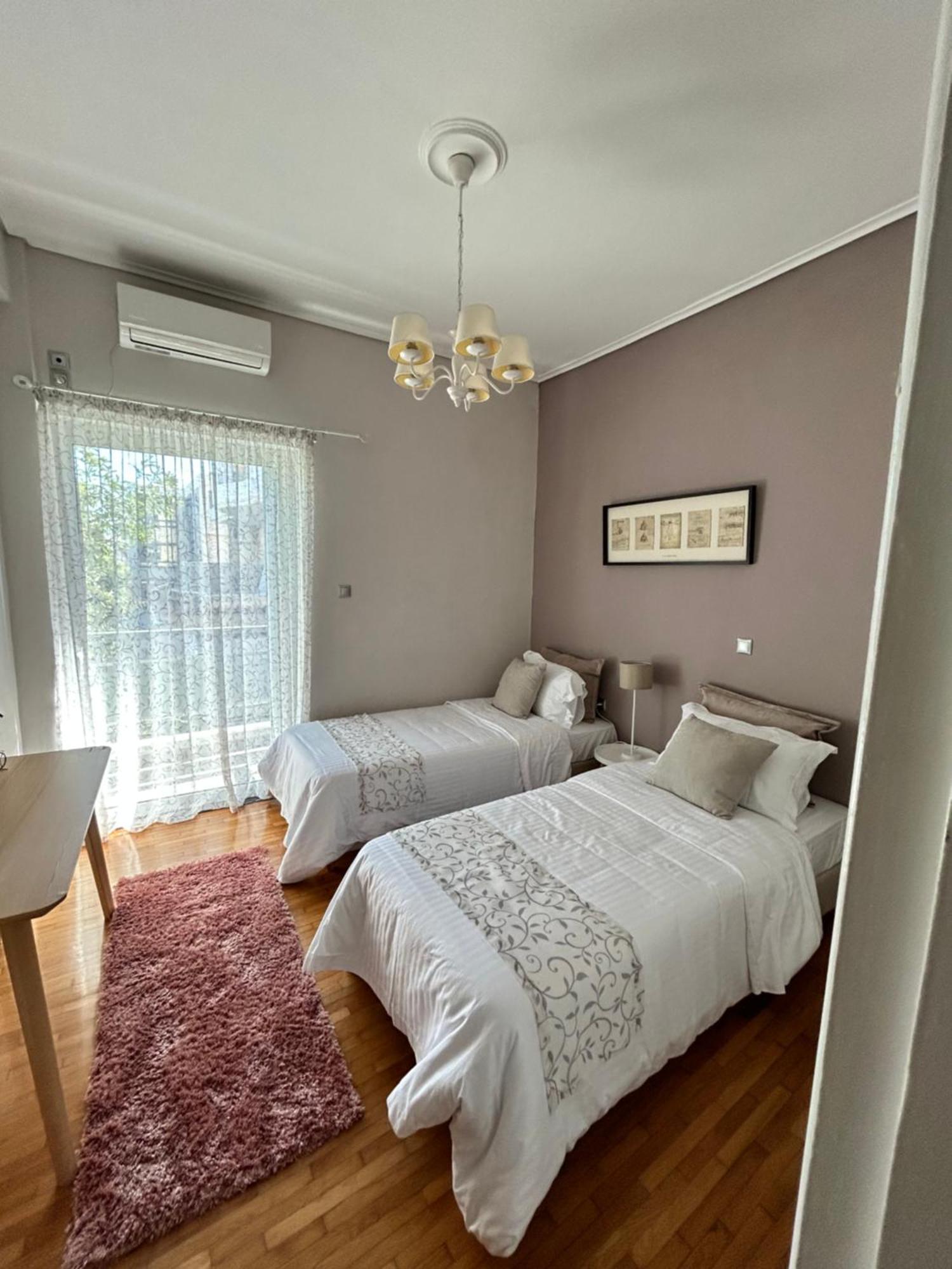 Beautiful Apartment Next To Metro Station Athen Eksteriør billede