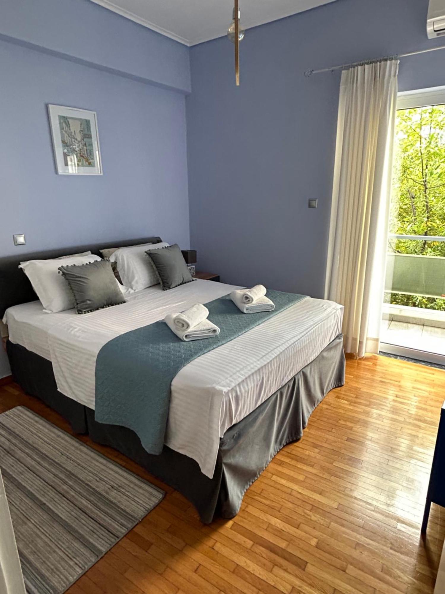 Beautiful Apartment Next To Metro Station Athen Eksteriør billede